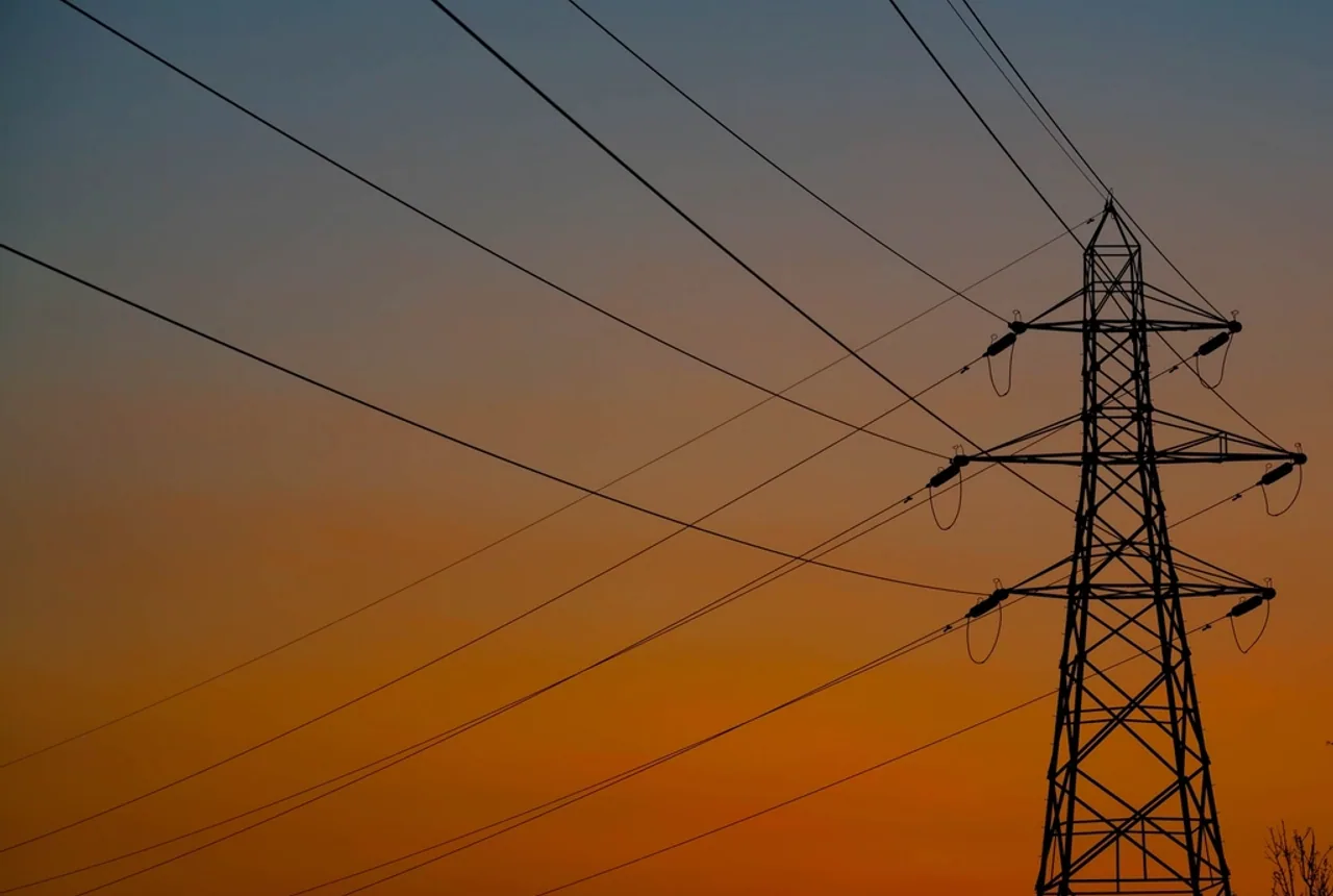 Enerģijas arbitrāža ar akumulatoru: pērc lēti, izmanto dārgi