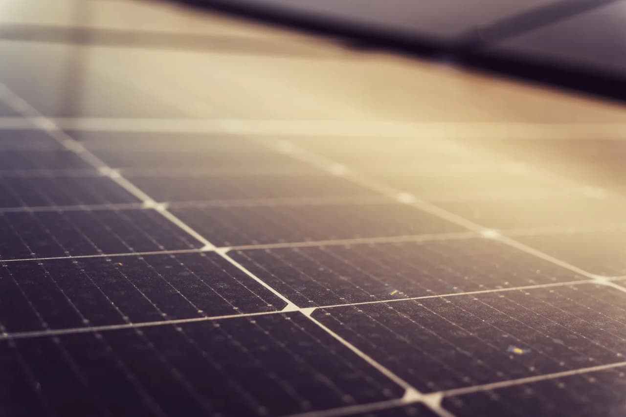 Saules paneļu veidi: monokristāliskie, bifacial un ABC